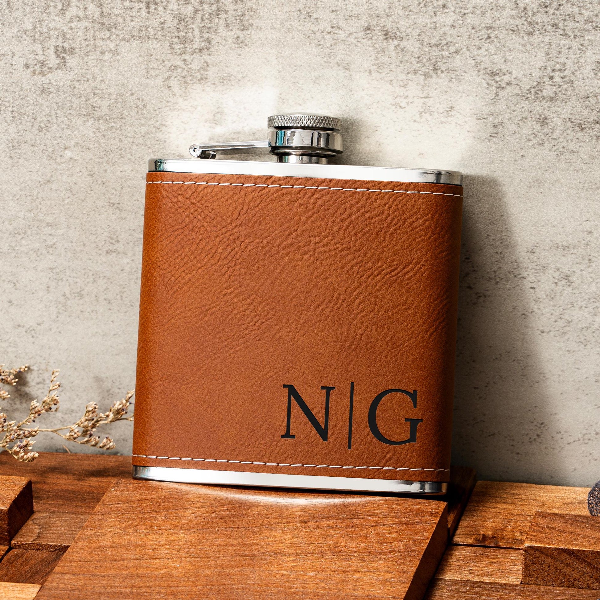 Personalized Leather Flask for Men, Groomsmen Gifts, Custom Groomsman Flask, Best Man Gifts, Groomsmen Proposal, Christmas Gift for Him